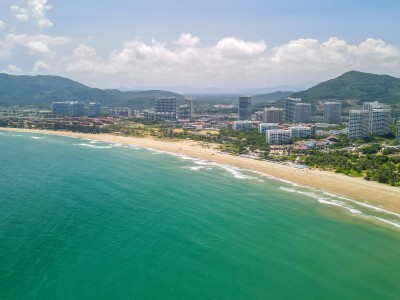 苏州万宁旅游：海滩与热带雨林，魅力对比